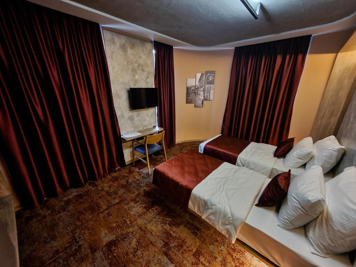 Hotel City Code Zenica Exteriör bild