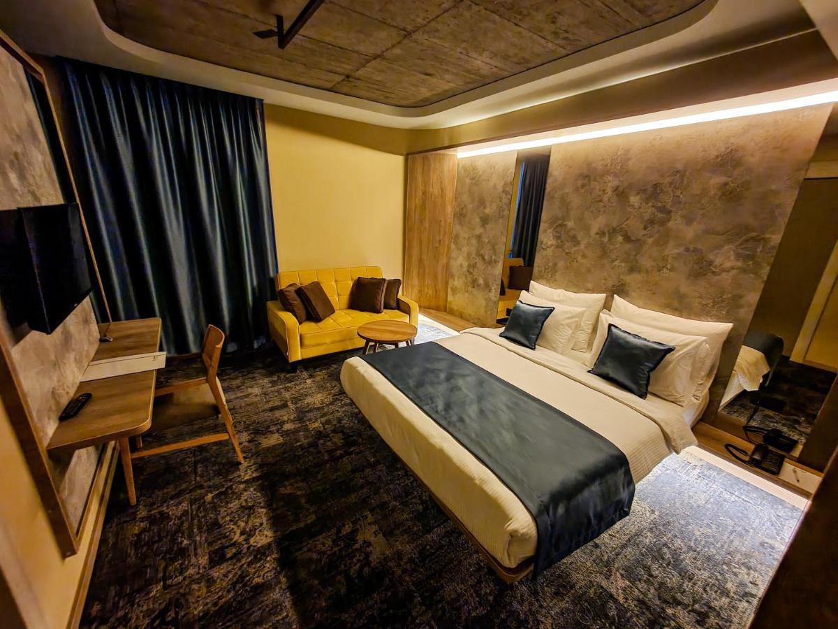 Hotel City Code Zenica Exteriör bild